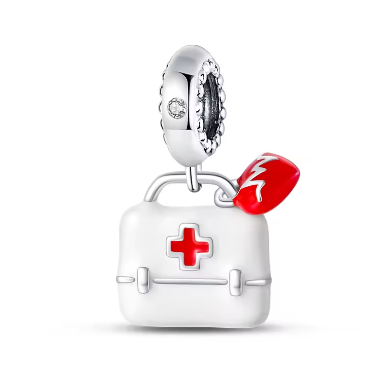 925 Sterling Silber Charm als Medizinkoffer mit rotem Kreuz und Herzanhänger
