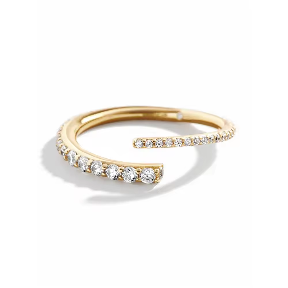 Offener Ring aus 14K vergoldetem Material, besetzt mit klaren Zirkonia, moderner Spiral-Optik