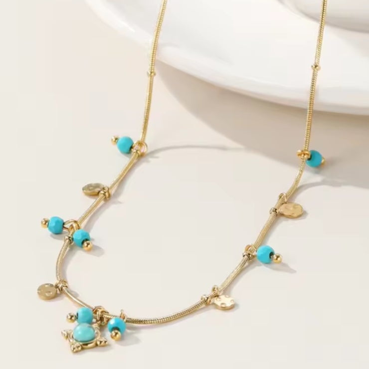 Goldene Halskette mit Türkis Perlen | runde Charms | Edelstahl 18K