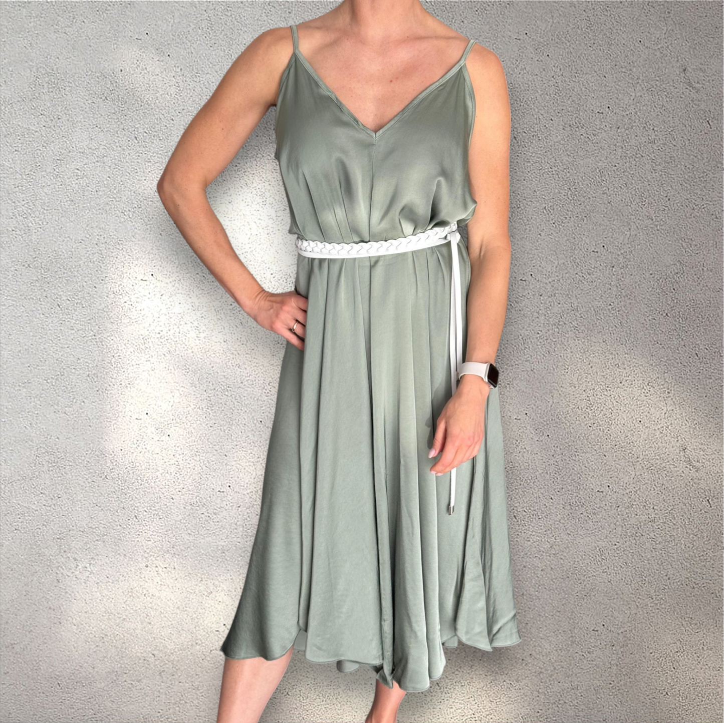 Langes Kleid in Seidenoptik – Fließend & Edel