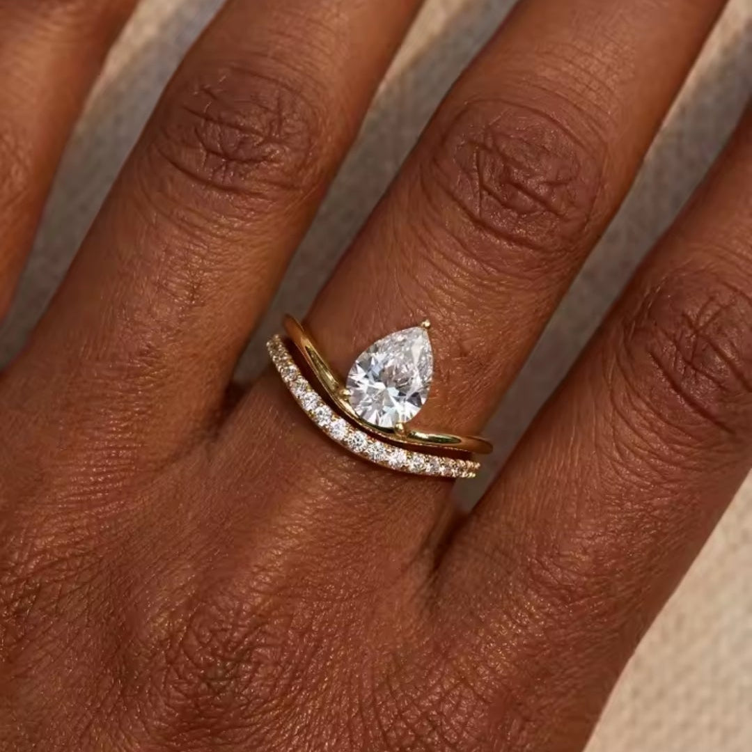 ✨ Minimalistischer V Zirkonia Ring, aus 925 Sterling Silber, vergoldet