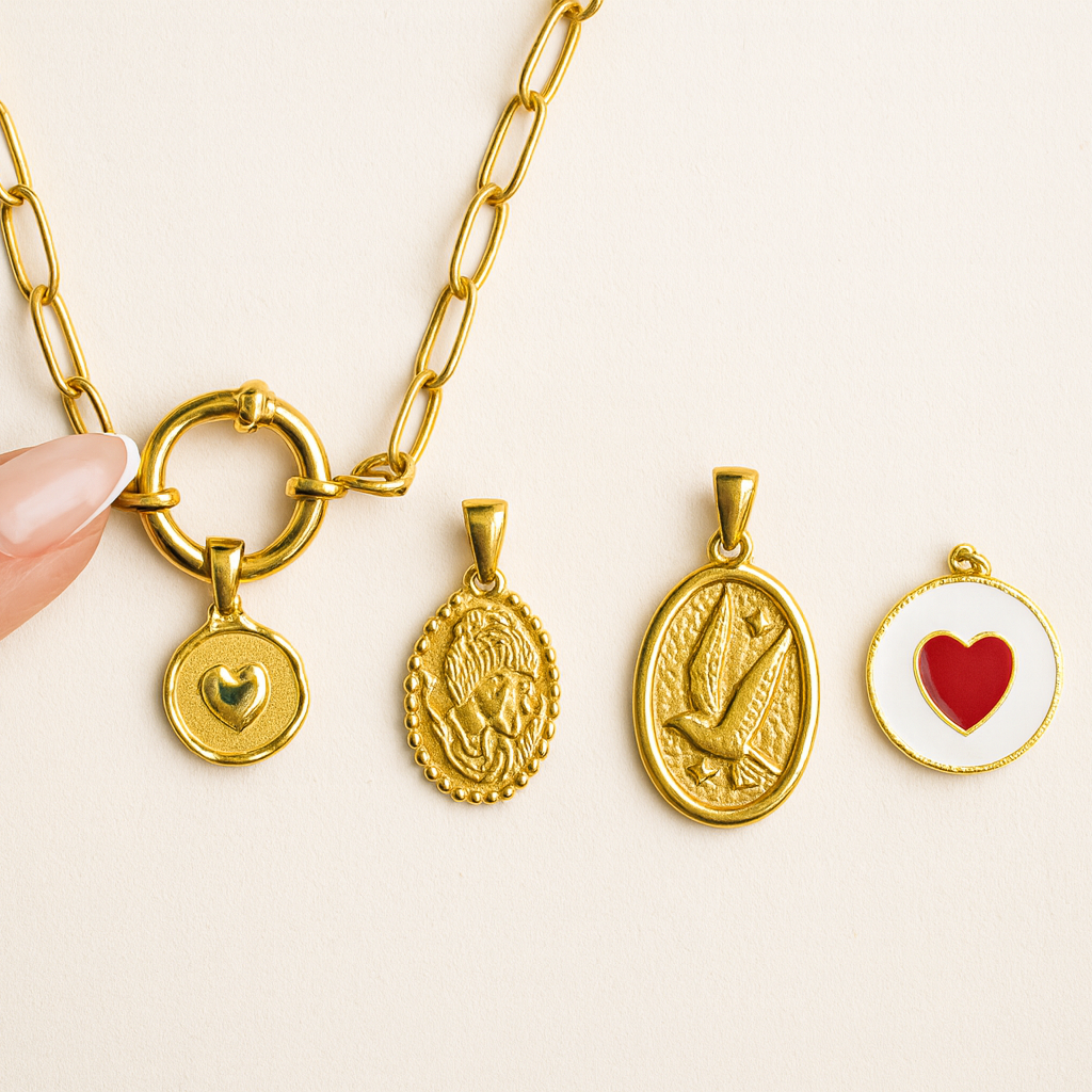 Goldfarbener Edelstahl-Anhänger für Halsketten, kombinierbar mit Geburtssteinen und Charms, hochglanzpoliert