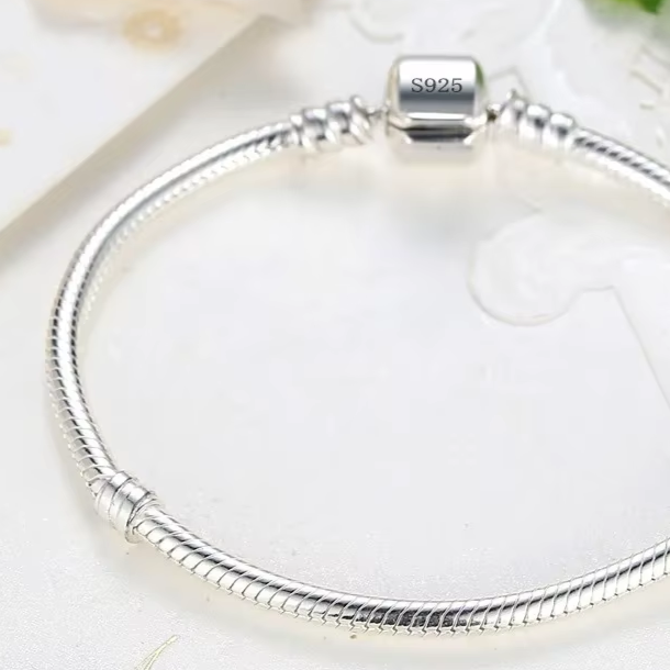 Charm-Armband aus 925 Sterling Silber mit Clipverschluss im starren Schlangenkettendesign – 17 cm Länge