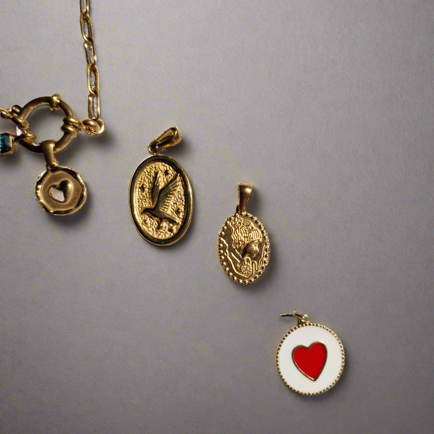 Goldfarbener Edelstahl-Anhänger für Halsketten, kombinierbar mit Geburtssteinen und Charms, hochglanzpoliert