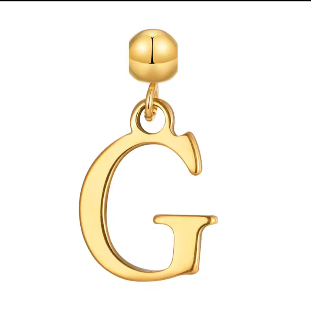 Bogue Buchstaben-Charm A aus 18K IP-vergoldetem Edelstahl, ca. 1,2 cm