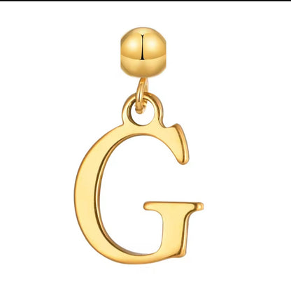 Bogue Buchstaben-Charm A aus 18K IP-vergoldetem Edelstahl, ca. 1,2 cm