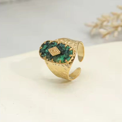 Goldener Statement Ring mit ovalem African Turquoise Naturstein