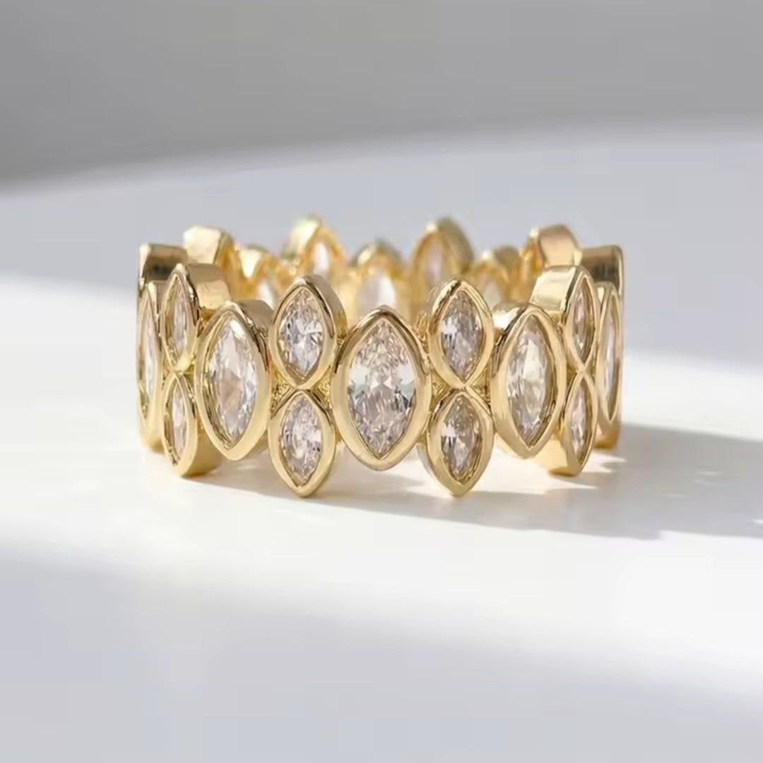 Goldener Zirkonia Ring aus 925 Sterling Silber mit ovalen Steinen – eleganter Damen Schmuck