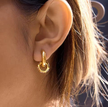 Minimalistische goldene Tropfen Ohrringe,