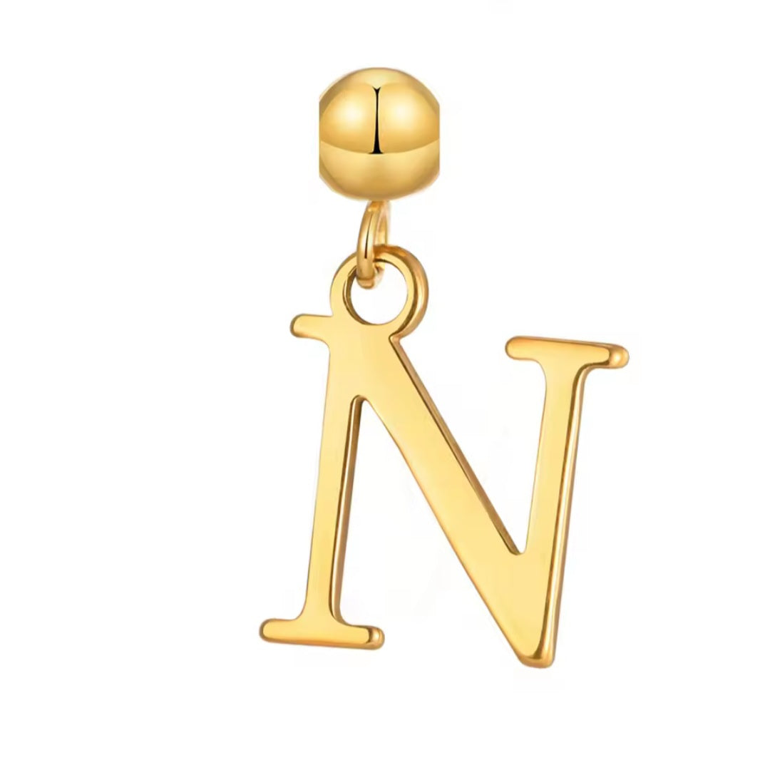 Bogue Buchstaben-Charm A - Z aus 18K IP-vergoldetem Edelstahl, ca. 1,2 cm