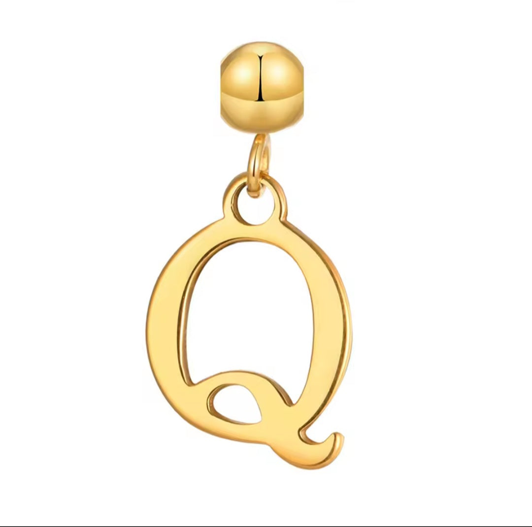 Bogue Buchstaben-Charm A - Z aus 18K IP-vergoldetem Edelstahl, ca. 1,2 cm