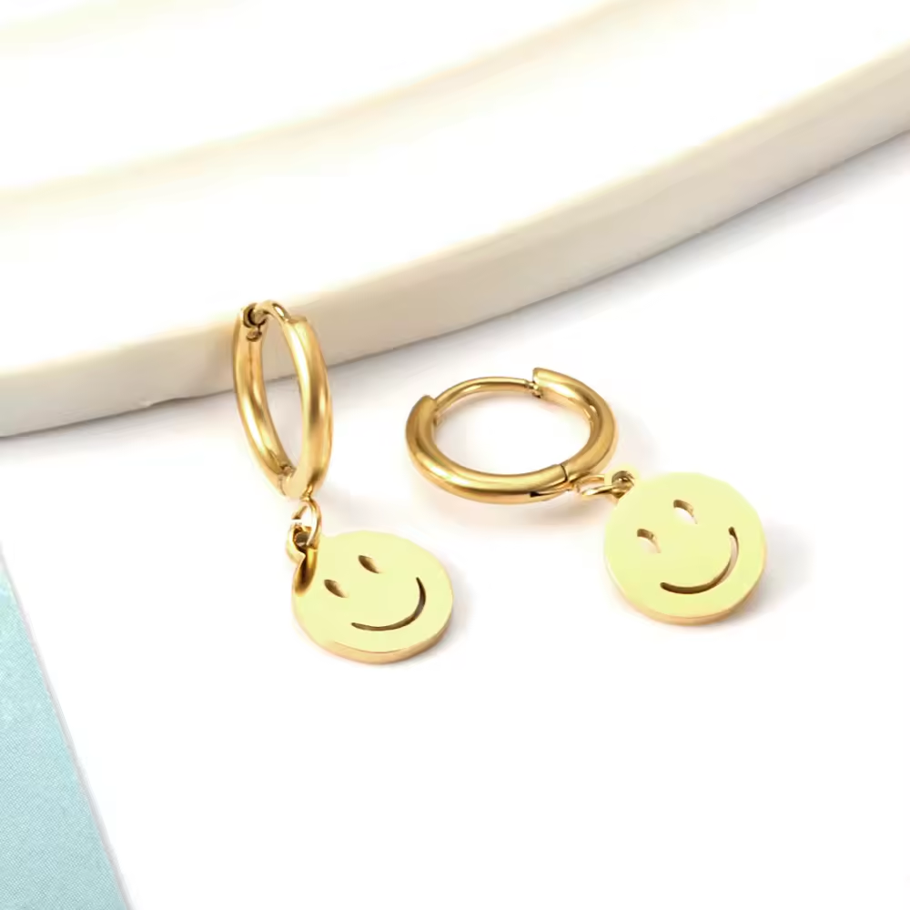 925 Silber Creolen mit Smiley-Anhänger, 18K vergoldet für langlebigen Glanz in Gold