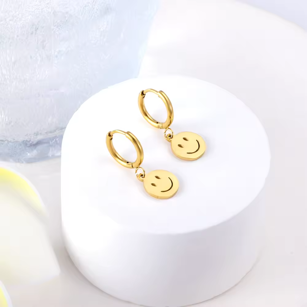 925 Silber Creolen mit Smiley-Anhänger, 18K vergoldet für langlebigen Glanz in Gold