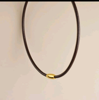 Minimalistische Leder-Halskette & Armband – 2-in-1 Design mit Gold-Magnetverschluss