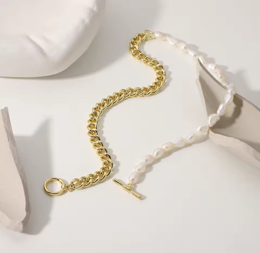 Perlen-Gold Halskette | Süßwasserperlen & Edelstahlkette | Statement Schmuck