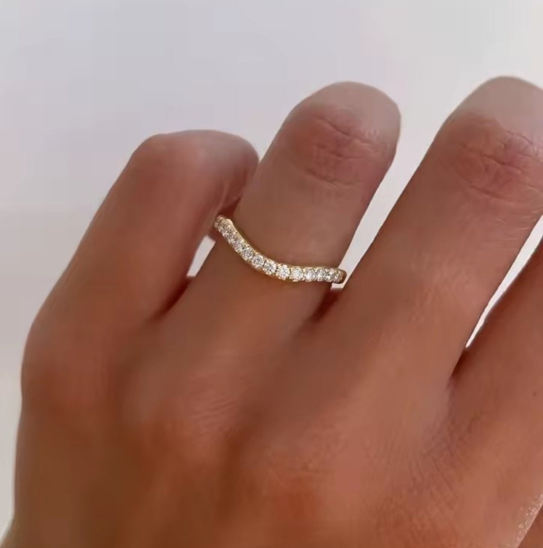 ✨ Minimalistischer V Zirkonia Ring, aus 925 Sterling Silber, vergoldet