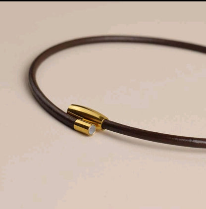 Minimalistische Leder-Halskette & Armband – 2-in-1 Design mit Gold-Magnetverschluss
