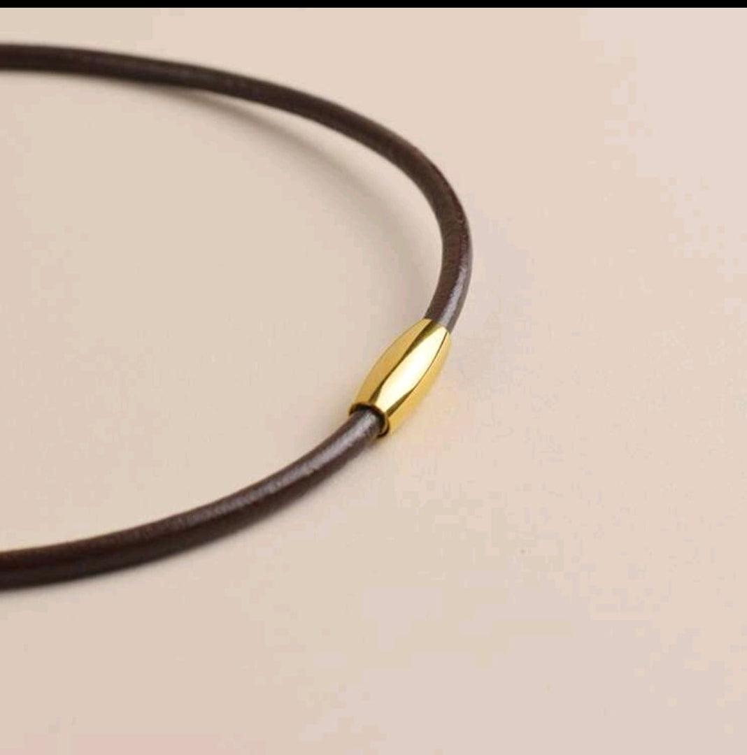 Minimalistische Leder-Halskette & Armband – 2-in-1 Design mit Gold-Magnetverschluss